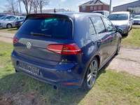 Skats no labās puses aizmugurē