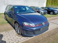 Skats no labās puses priekšā