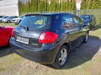 Skats no labās puses aizmugurē