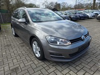 Skats no labās puses priekšā