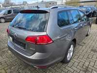 Skats no labās puses aizmugurē