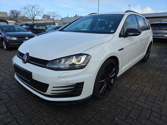 Skats no kreisās puses priekšā