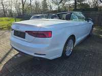 Skats no labās puses aizmugurē