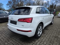 Skats no labās puses aizmugurē