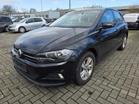 Skats no kreisās puses priekšā