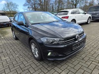 Skats no labās puses priekšā