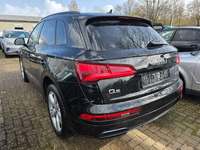 Skats no kreisās puses aizmugurē