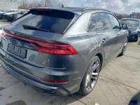 Skats no labās puses aizmugurē