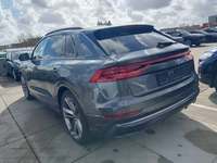 Skats no kreisās puses aizmugurē