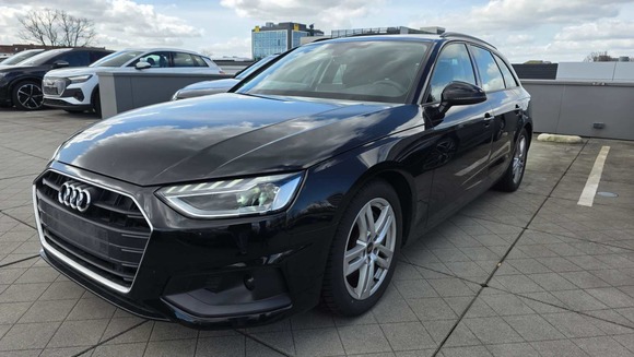 Skats no kreisās puses priekšā