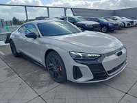 Skats no labās puses priekšā