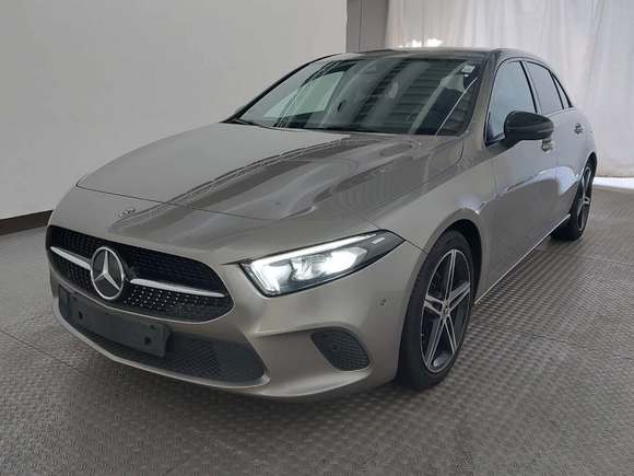 Вид спереди слева