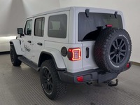 Вид сзади слева