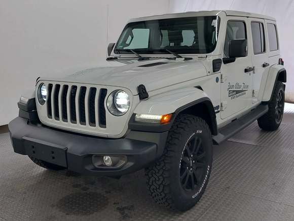 Вид спереди слева