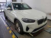 Skats no labās puses priekšā