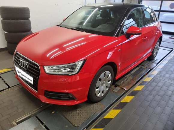 Skats no kreisās puses priekšā