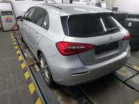 Skats no kreisās puses aizmugurē