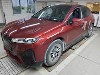 Pogled od napred levo