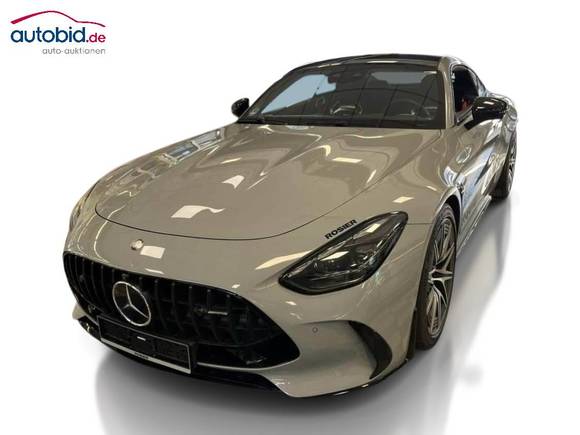 Skats no kreisās puses priekšā