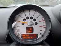 Pogled na kombinirani instrument