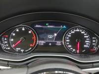 Pohled na přístrojovou desku