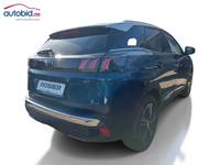 Skats no labās puses aizmugurē