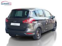 Skats no labās puses aizmugurē