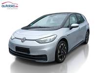 Skats no kreisās puses priekšā