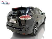 Skats no labās puses aizmugurē