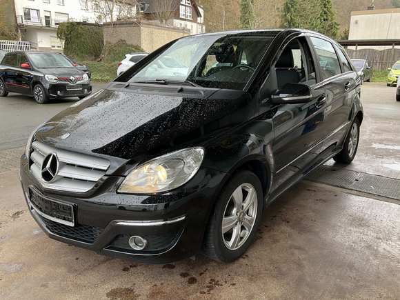 Pogled sprijeda lijevo