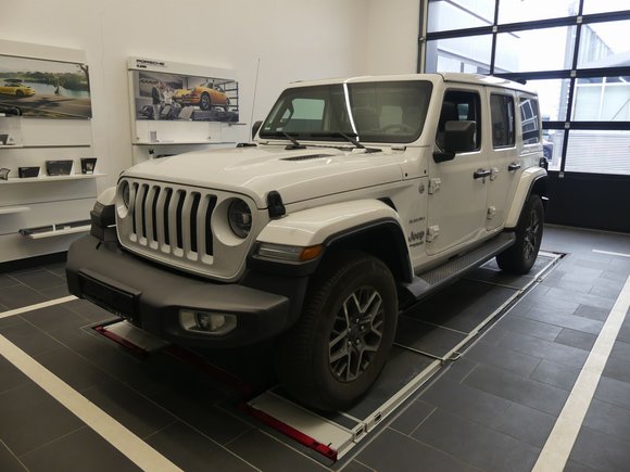 Pogled sprijeda lijevo