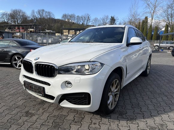 Pogled sprijeda lijevo