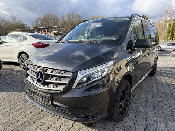 Pogled sprijeda lijevo