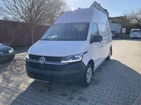 Skats no kreisās puses priekšā