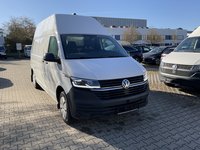 Skats no labās puses priekšā