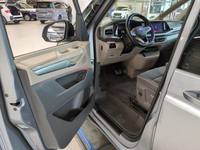 Вид на салон