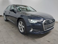 Pogled sprijeda desno