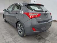 Pogled od pozadi levo