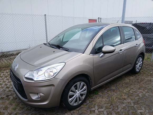 Pogled od napred levo