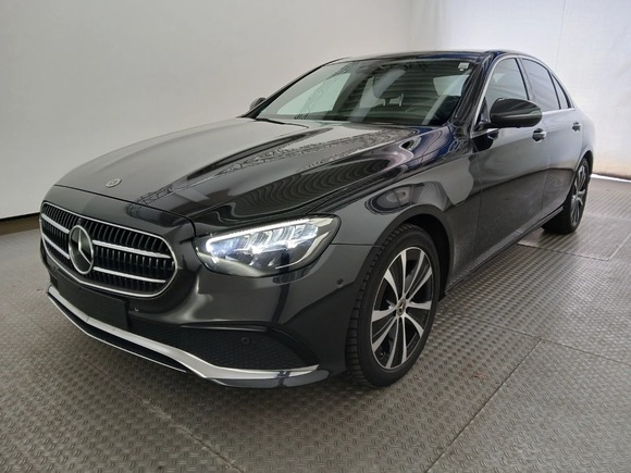 Pogled sprijeda lijevo