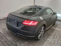 Vue de l’arrière droit