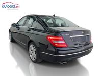 Vue de l’arrière gauche