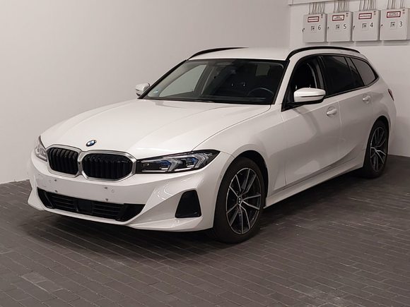 Pogled od napred levo