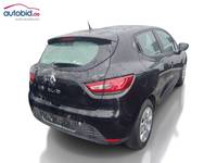 Skats no labās puses aizmugurē