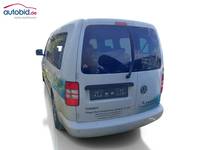 Skats no kreisās puses aizmugurē