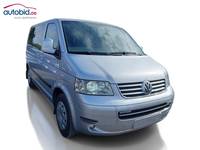 Skats no labās puses priekšā