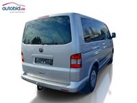 Skats no labās puses aizmugurē