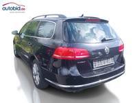 Skats no kreisās puses aizmugurē