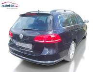 Skats no labās puses aizmugurē