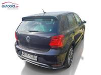 Skats no labās puses aizmugurē